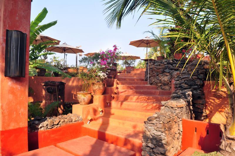 The Clematis Hotel Candolim Exterior photo